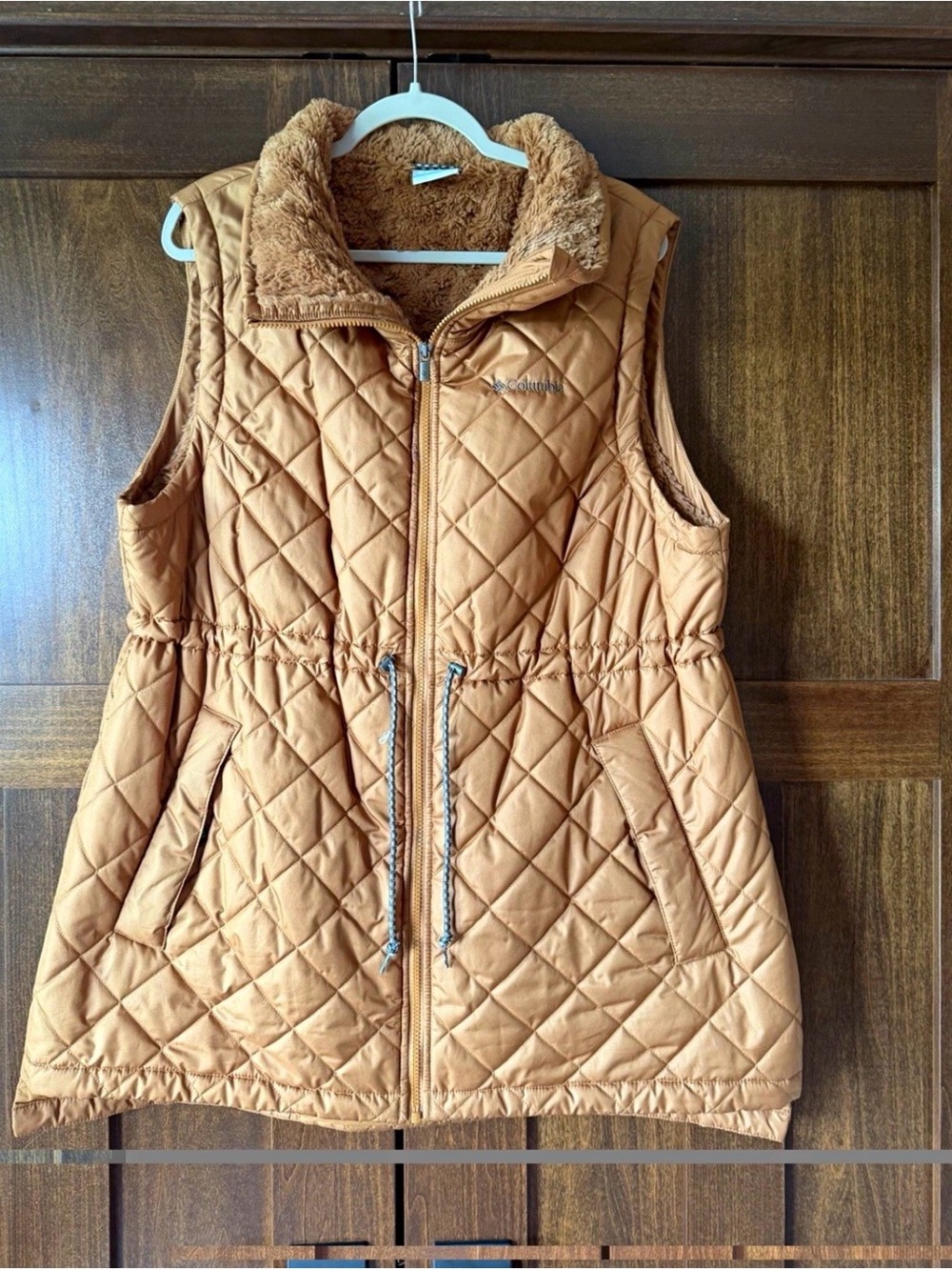 Columbia Women's Quilted Tan Vest with Faux Fur Collar 2XL